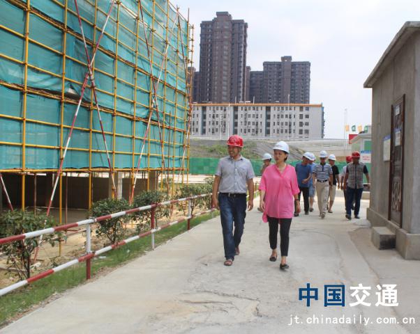 南昌市質(zhì)監(jiān)站領(lǐng)導(dǎo)蒞臨象湖隧道、九洲高架安置房項目檢查指導(dǎo)工作