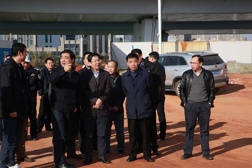 副市長(zhǎng)宋鈾一行調(diào)研我司昌南大道、洪都大道快速路改造項(xiàng)目